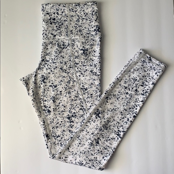 Athleta Pants - Athleta Salutation Stash Pocket 7/8 Tight